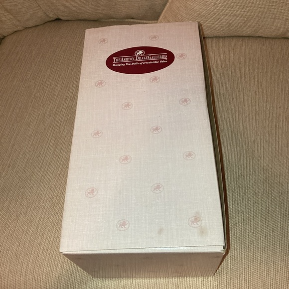 NEW “A SNUGGLE WITH TWEETY” #93023 ASHTON-DRAKE - ORIGINAL BOX & COA - Picture 13 of 17